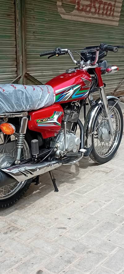 Honda CG-125cc. . . {2023} 8th Month Karachi Number. . . . . 0327/8226048