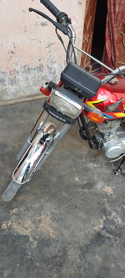 sara Saman new dala h buss arjant h pasie ki contact 03132454500 whata