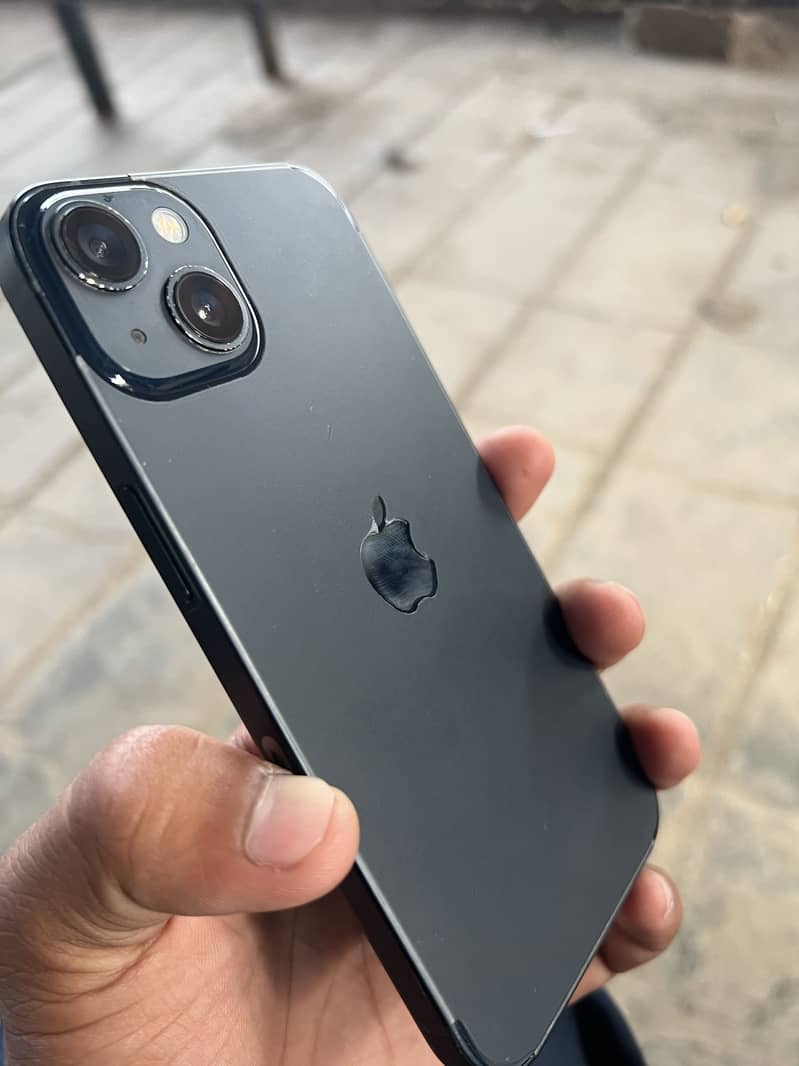 Apple iPhone 13 5