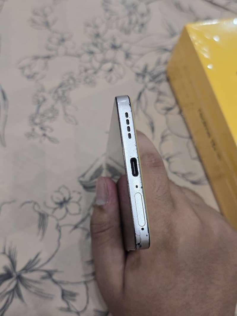 Realme 13 Plus 3