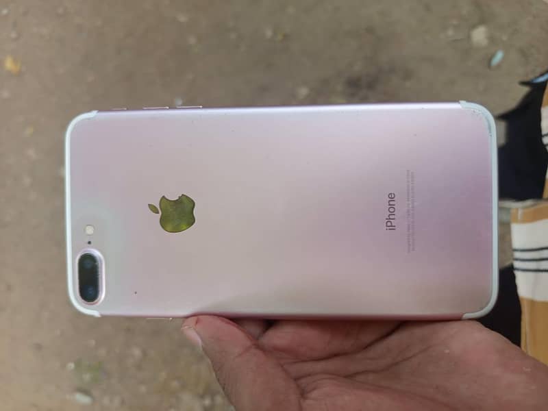 Apple iPhone 7 Plus 0