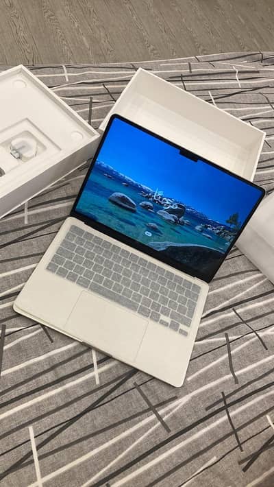 Apple MacBook Air M4 - 16gb ram,brand new condition