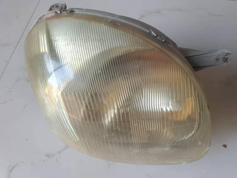 santro headlights 1