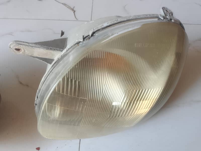 santro headlights 2