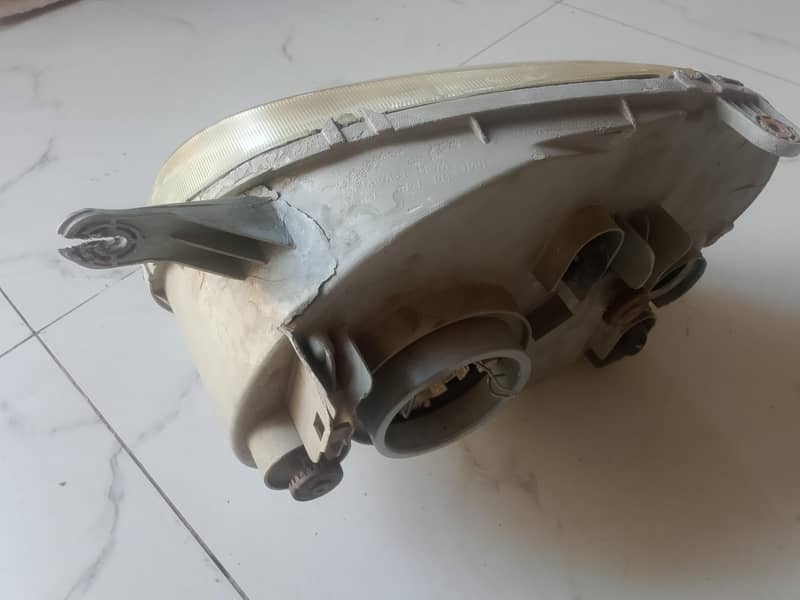 santro headlights 3