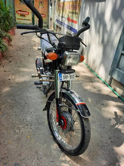 honda125  black colour