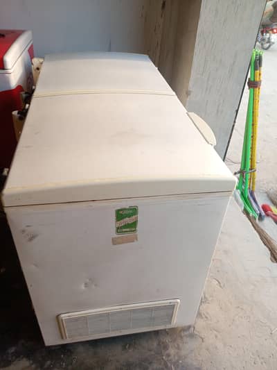 Waves deep freezer