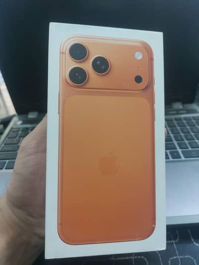 Apple iPhone 17 Pro Max box pack