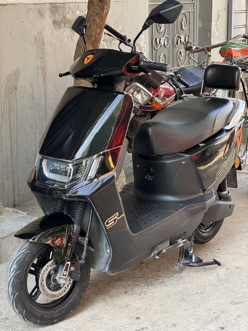 Scooty 0