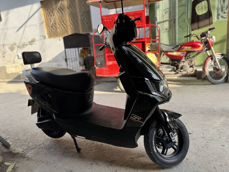 Scooty 5