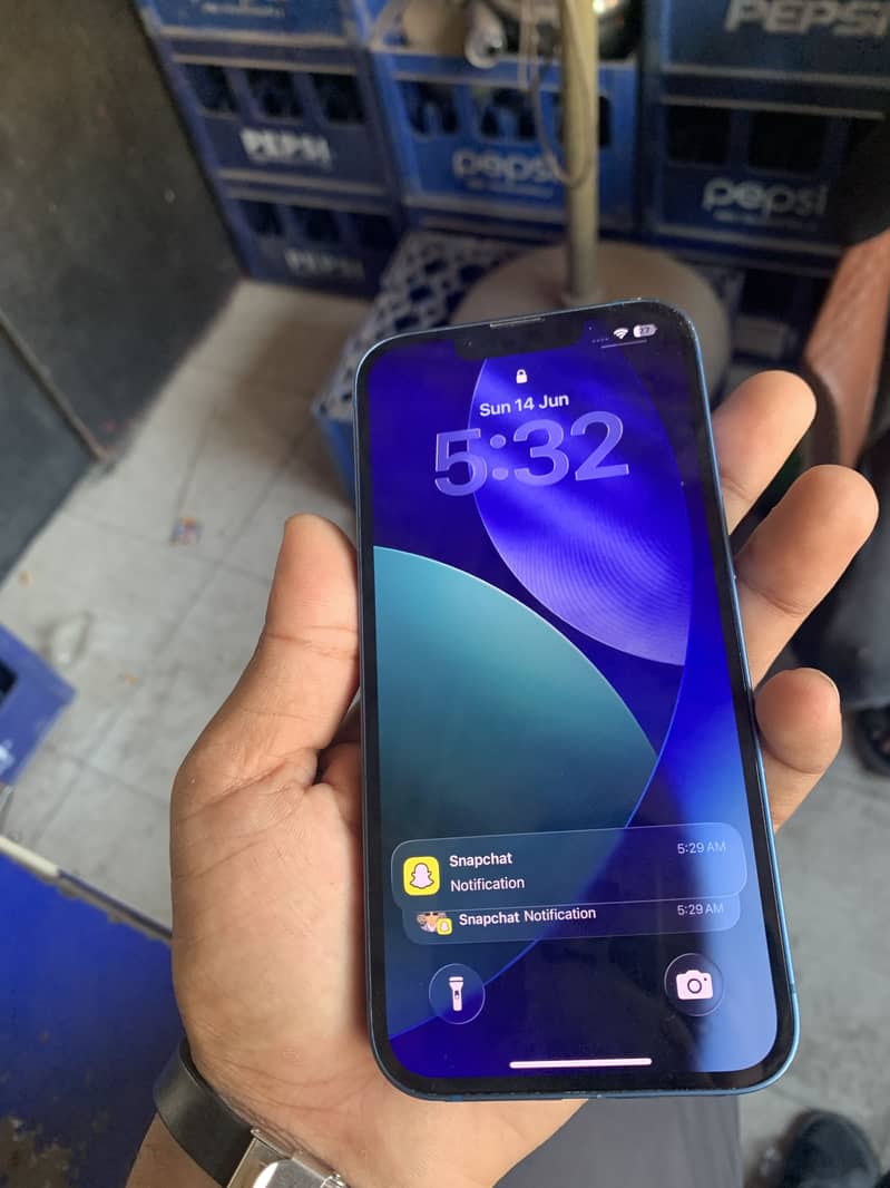 Apple iPhone 13 2