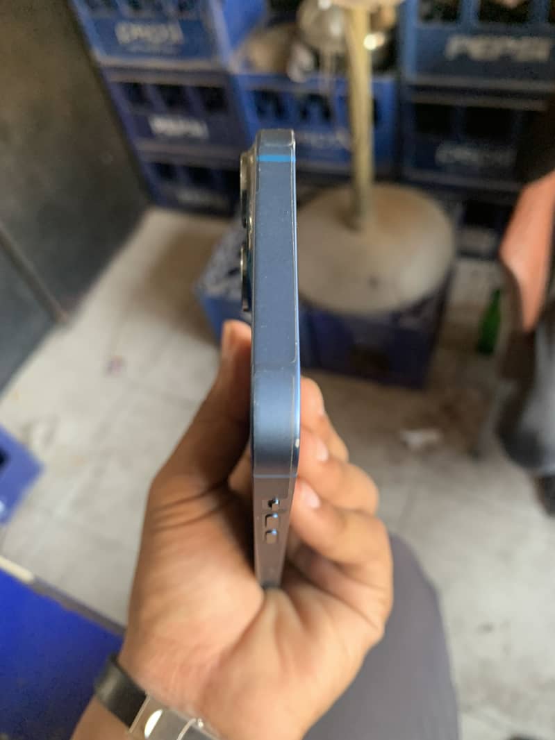 Apple iPhone 13 3