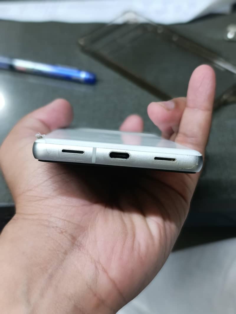 Google Pixel 7a 4