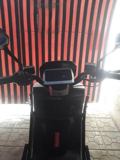 Crown Electric Scooty