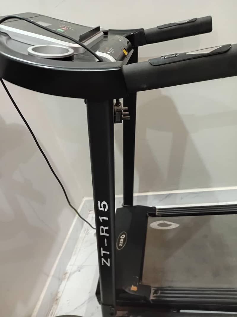 treadmill/ exercise machine / jogging machine  / zero life treadmill 1