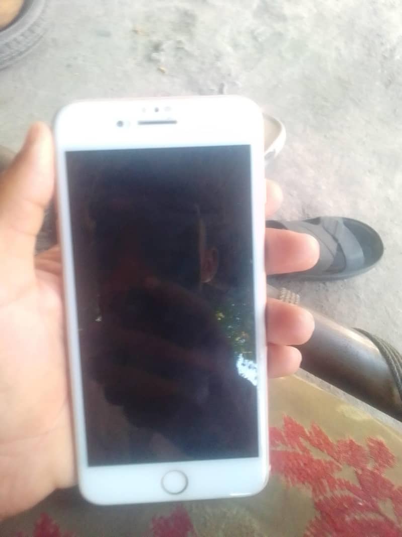 Apple iPhone 8 Plus 0