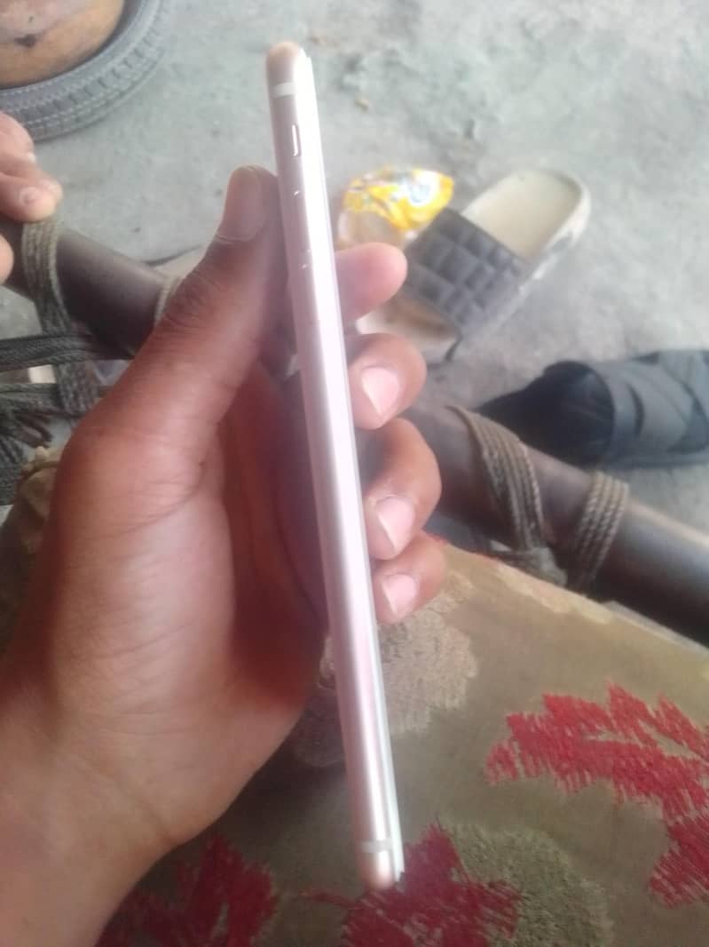 Apple iPhone 8 Plus 1