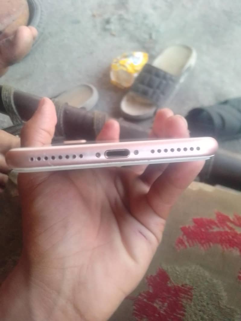 Apple iPhone 8 Plus 4