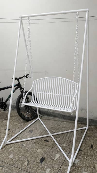beautiful triple seat swing