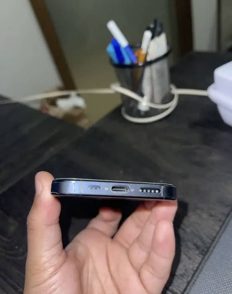 iPhone 15 Pro 3