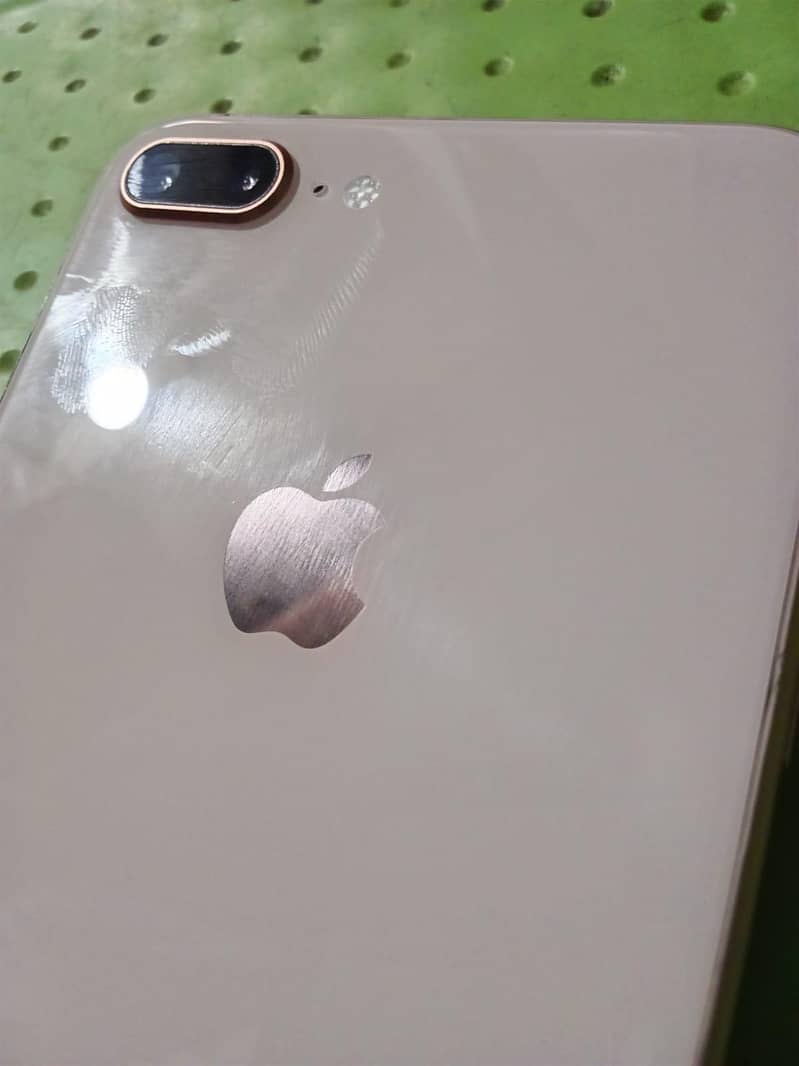 Apple iPhone 8 Plus 2
