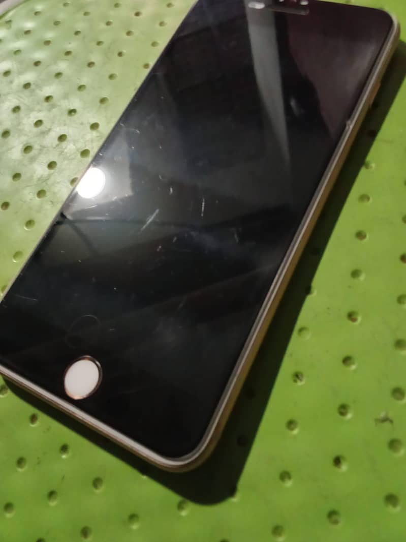 Apple iPhone 8 Plus 3