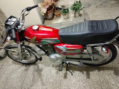 Honda CG 125 | Model 2023  Hyderabad (Red)