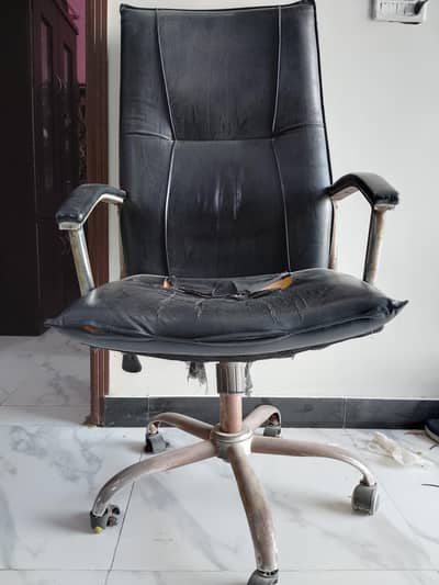 Used Office Chair / Executive Desk Chair for Sale
