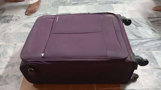 I want to sale hand carry bag
