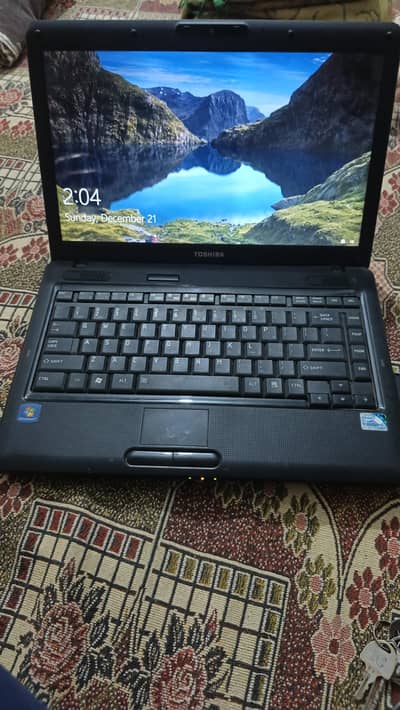 Toshiba laptop window 10 installed best in good condition