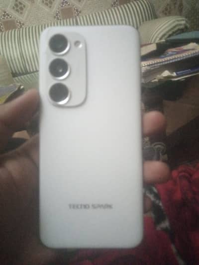 techno spark  40 pro plus