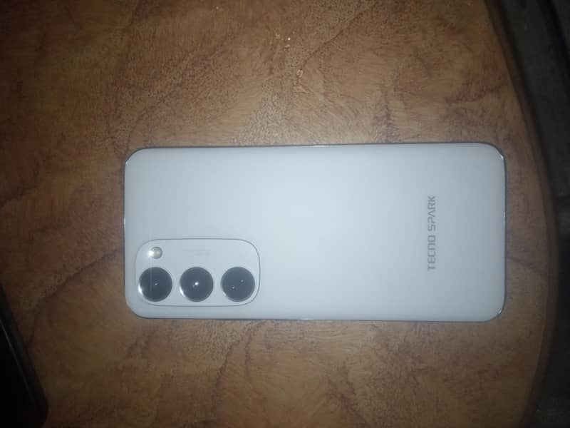 techno spark  40 pro plus 1