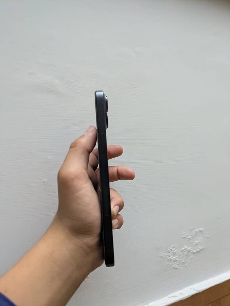 Apple iPhone 15 plus 2