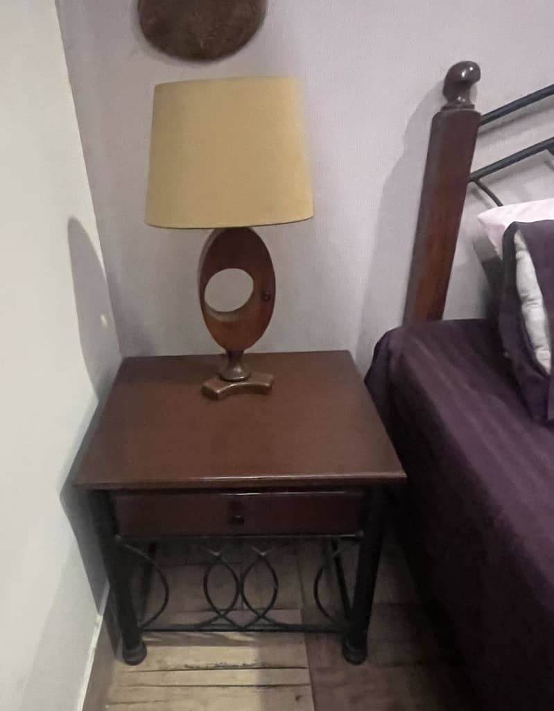 Bed set with side tables 1