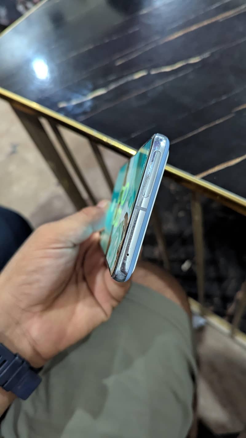 Google Pixel 8 Pro 4