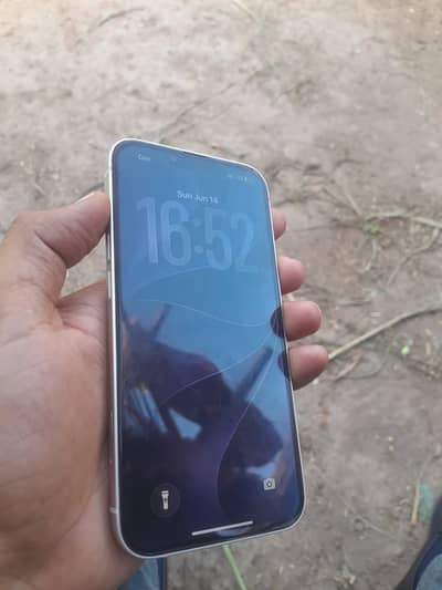 Apple iPhone 13