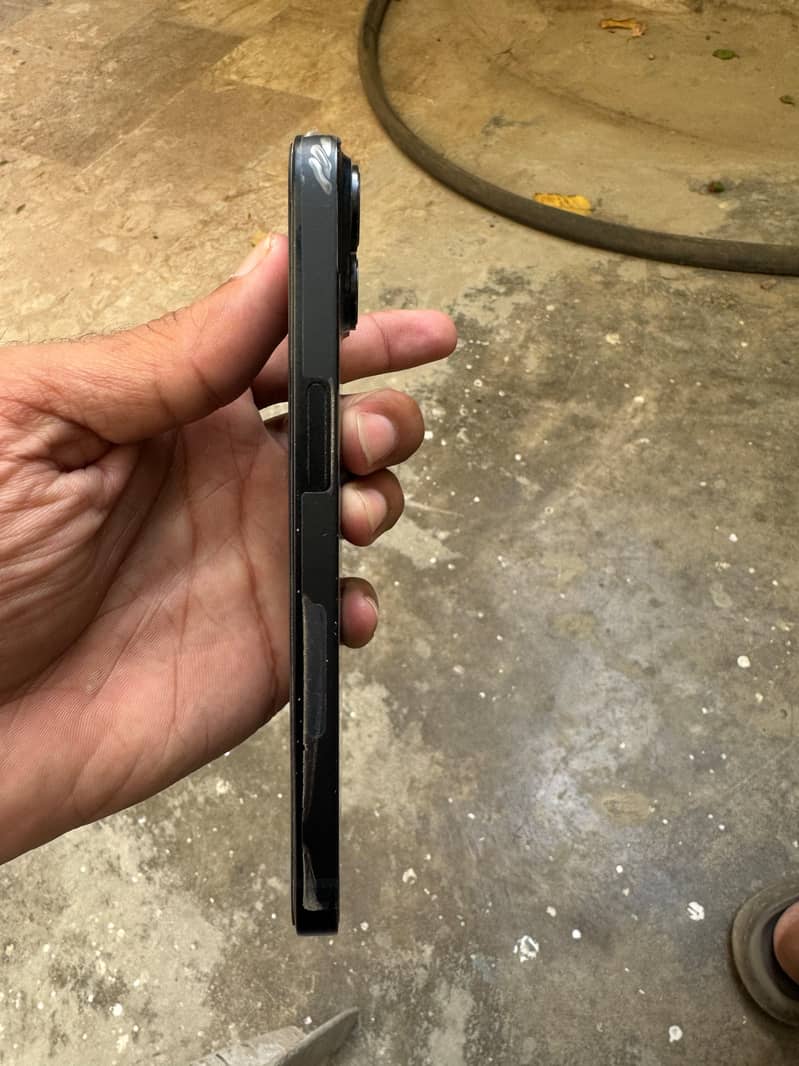 Apple iPhone 14 4