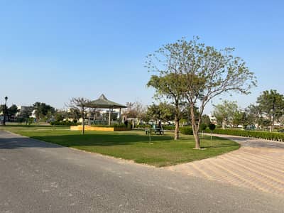 7 Marla 60ft Road Next to Park For Sale in Lake City Sector M-7A