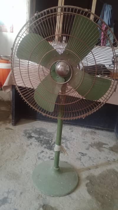 I am selling pedastal Fan