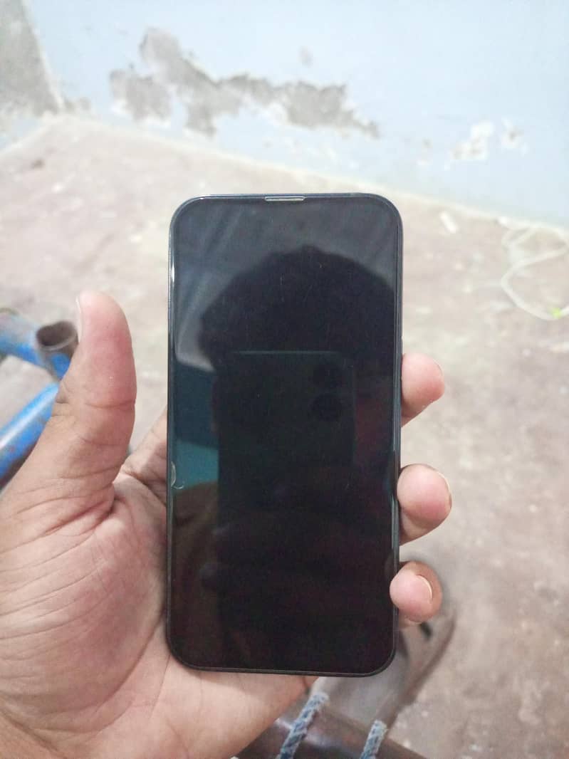 Apple iPhone 13 1