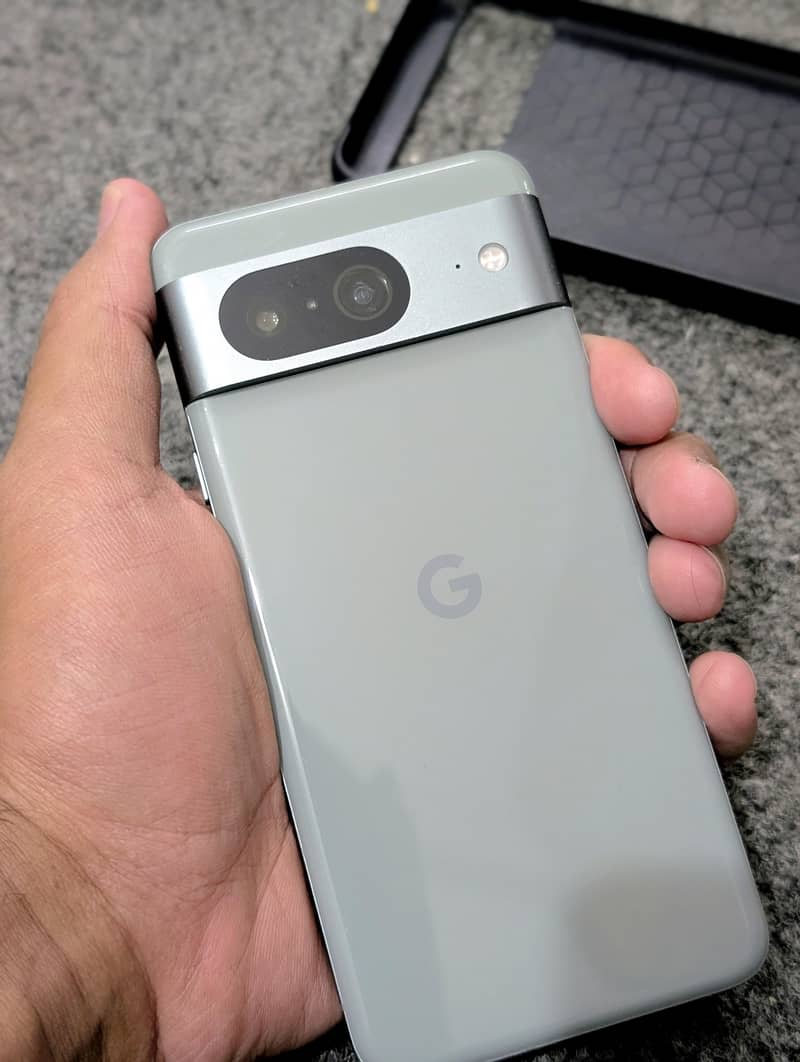 Google Pixel 8 6