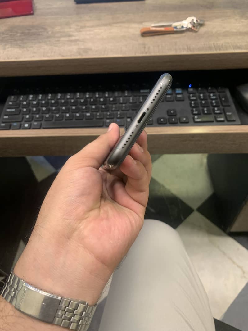 iPhone 11 2