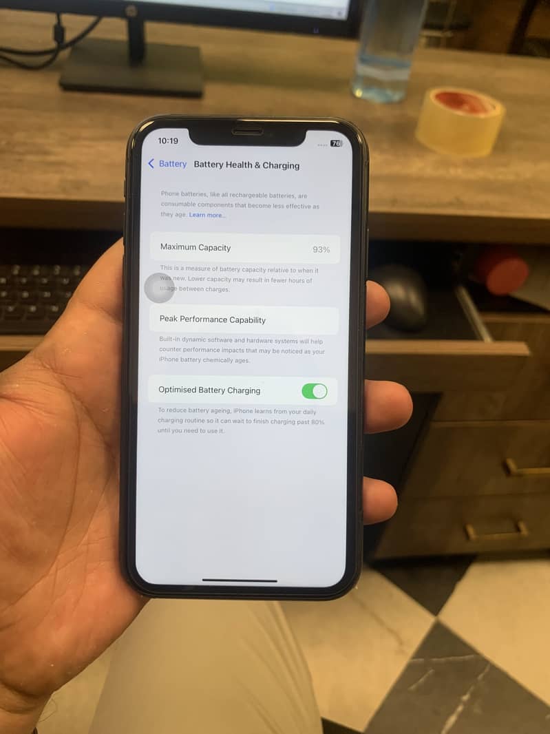iPhone 11 3