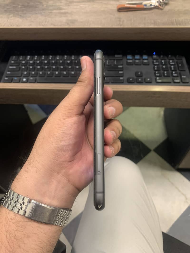 iPhone 11 7