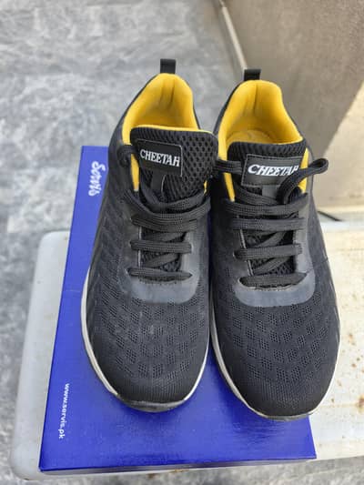 Servis Men's Stylish Sneakers