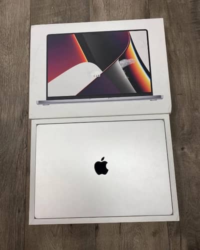 Apple MacBook Pro M2 Max -1TB -32GB With Full box