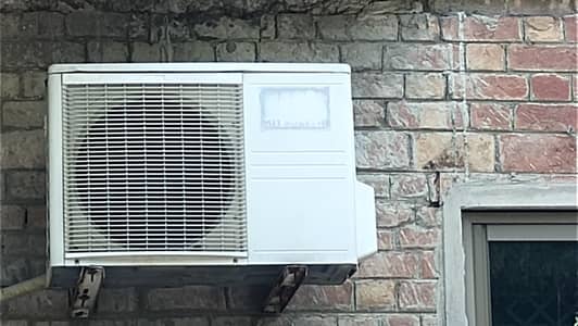 MITSUBISHI AC, 1 TON, IN GOOD & WORKING CODITIONS, FOR SALE