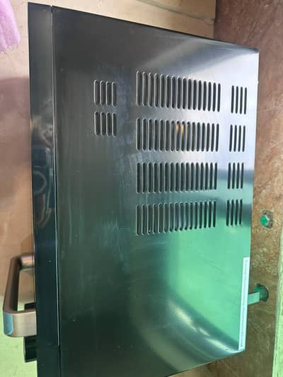microwave oven