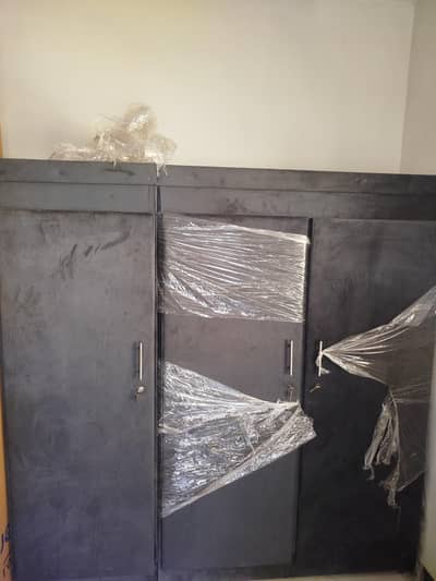 3 door poshished wardrobe
