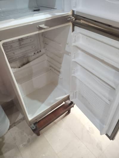 good cooling condition, original dawlance fridge, condition 10/7 used
